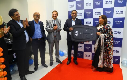 Tata Motors inaugurates new dealership with Fortune Cars in Vashi - Navi Mumbai