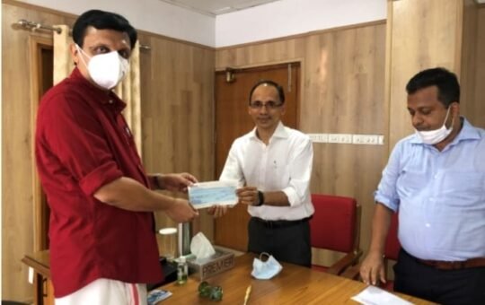 Walkaroo Group contributes to Kerala CM’s Distress Relief Fund