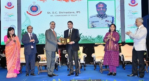 parull Delhi Police In Association with Jai Hind Samman felicitated Police Personnel