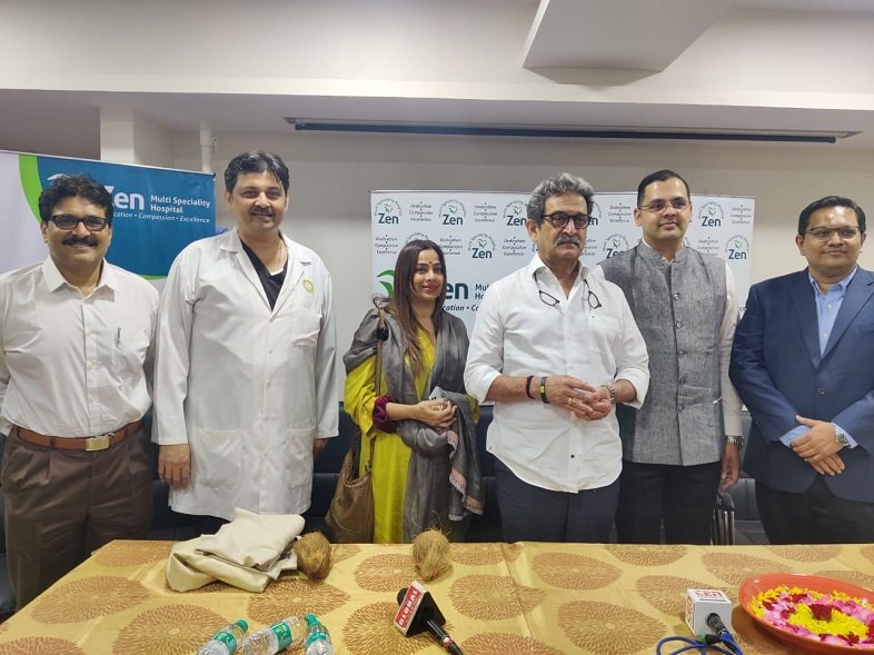 L to Dr Roy Patankar, Actor Mahesh Manjrekar and his wife and Dr at Zen Hospital