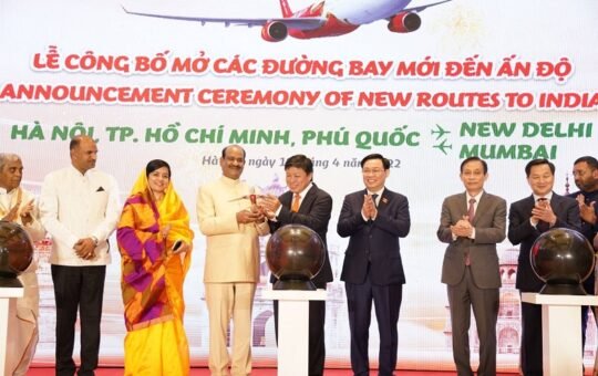 Dignitaries at Vietjet’s announcement ceremony for direct routes between the two countries_2