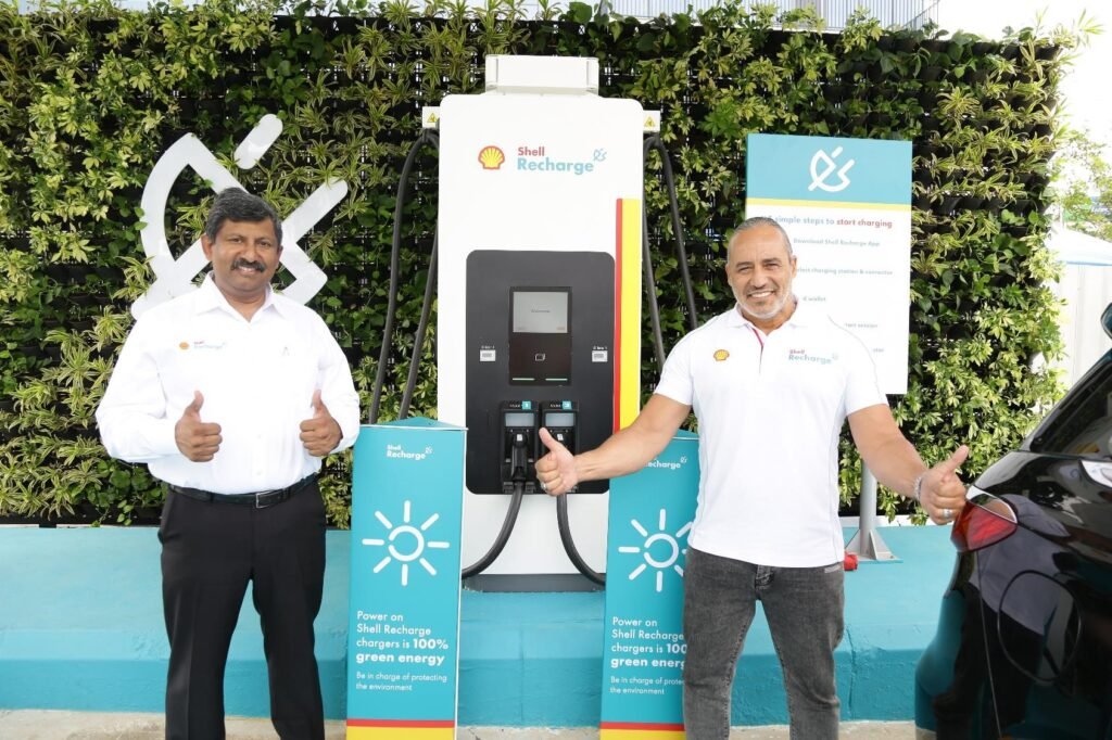 Shell Recharge_Launch_Image_ L to R Mr Sanjay Varke