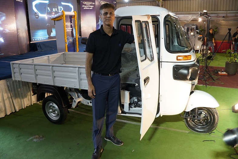 Samardeep Subandh_ President_ Intra-City Business_ Bajaj Auto Ltd seen unveiling MAXIMA ELECTRIC CARGO_ Three Wheelers in Sangareddy