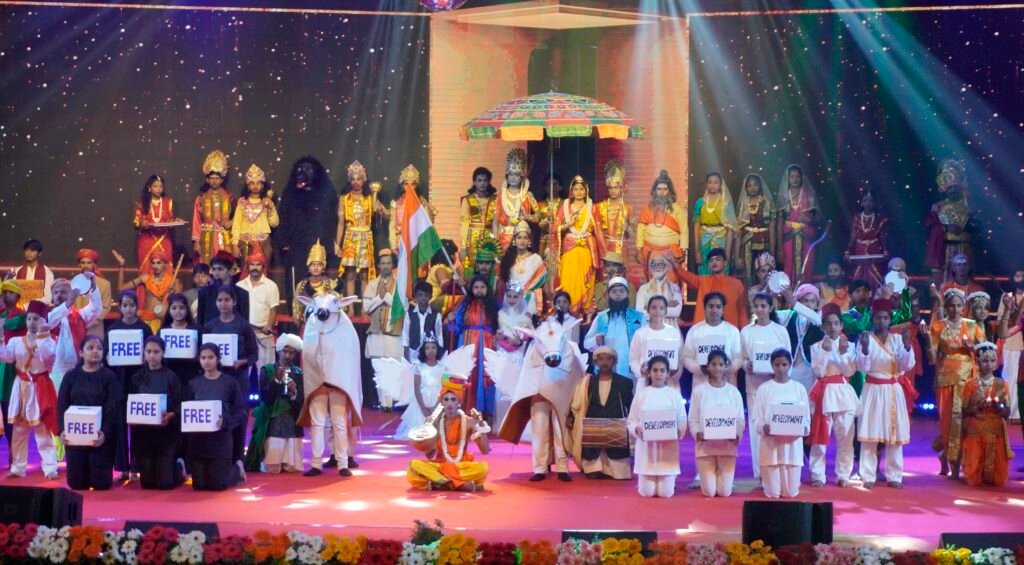 BHARATEEYAM_ an opera involving all the 300 students was performed to convey message Politicians should be like Rama--poic 6.jpg