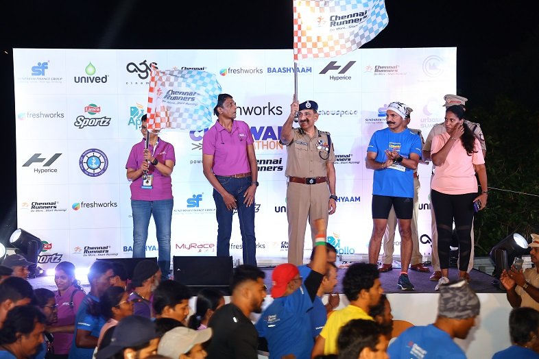 The full marathon and twenty miler today morning being flagged off by Dr. Jayanth Murali IPS (Retd)