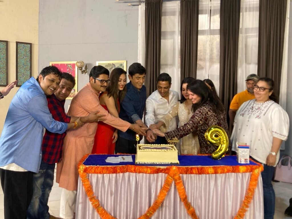 Bhabiji Ghar Par Hai 9 years cake cutting 2