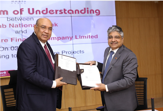 ENG photo caption_PNB Signs MOU with IIFCL