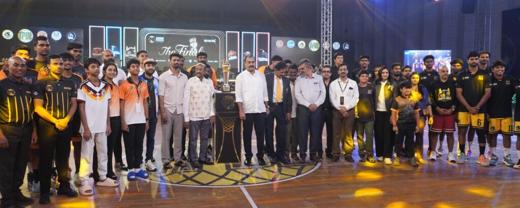 SEEN ARE R SRIDHAR REDDY AND A PRUDJHVISHWAR REDDY_DEEPTHI AKKI THE OWNER OF THE TEAM AND MALLA REDDY WITH TPBL SEASON 1 TROPHY BEFORE THE BEGINNING OR THE FINAL--PIC 9