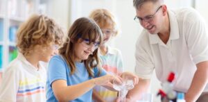 How Teachers Can Spark STEM Interest in Classrooms